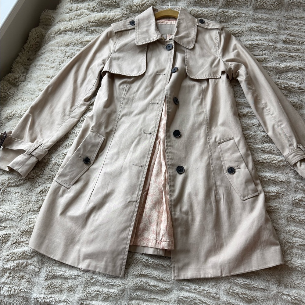 Banana Republic Tan Trench Coat Classic Design